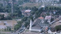 Suasana lapangan banteng yang diambil dari salah satu bangunan bertingkat di sekitarnya. (Foto: Istimewa)