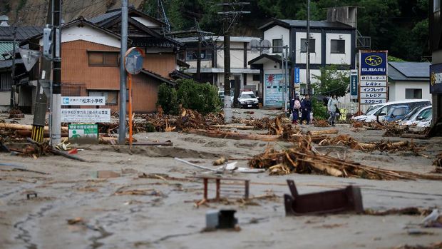 Banjir besar di Jepang memicu kerusakan cukup parah di kota Asakura