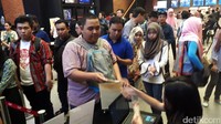 Keramaian mulai tampak di CGV Blitz Marvell City Surabaya, Jumat (7/7/2017) di acara nonton bareng film Spider-Man: Homecoming dalam gelaran DHot Movie Night with OPPO F3 Black Edition.
