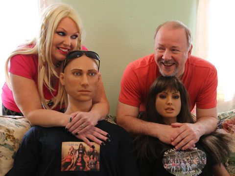 David dan Shawna bersama boneka seksnya.