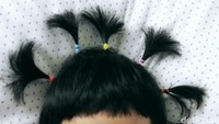 Kebiasaan mengikat rambut terlalu kencang juga bisa menyebabkan kerusakan rambut seperti rambut patah dan rontok. Foto: dok.HaiBunda