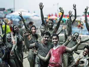 7 Festival Unik Dunia yang Bikin Geleng-geleng Kepala