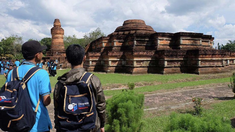 Candi Muara Takus Candi Muara Takus ini berada di Kecamatan XIII Koto Kampar, Kabupaten Kampar, Riau