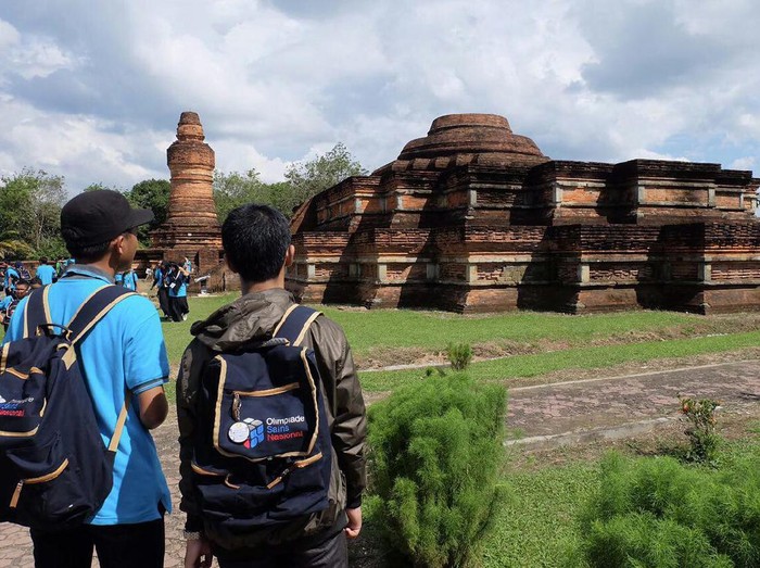 Candi Muara Takus ini berada di Kecamatan XIII Koto Kampar, Kabupaten Kampar, Riau