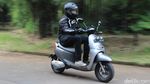 Bandingkan Kemampuan PCX Listrik Vs Gesits, Lincah dan Viar Q1
