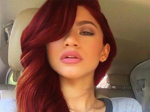 Si Cantik Zendaya, Aktris Edgy yang Digosipkan Jadi Ariel Little Mermaid