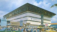 Suasana Aldiron Plaza yang terletak di Blok M. Kini bangunan tersebut sudah rata dengan tanah dan berganti gedung baru. (Foto: Istimewa)