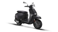 Seperti V50 yang akan menawarkan mesin 49,5 cc 4 stroke air cooled, dipercaya akan mampu menyemburkan 3,5 Hp dengan standar Euro4. Varian ini pun mampu berlari hingga 45 km/jam. Foto: Autoevolution