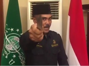 Ramai Video Pasukan Pagar Nusa Acungkan Pisau dan Tantang ISIS