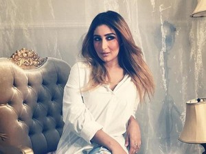 Dibilang Mirip Kareena Kapoor, Begini Pose Tania Nadira saat Prewedding