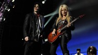 Nama Orianthi makin dikenal berkat penampilannya menjadi gitaris utama Michael Jackson dalam rakaian ‘This is It’. Foto: MJ Vibe
