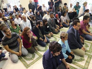 Imam Perempuan Masjid Jerman Dapat Ratusan Ancaman Mati Tiap Hari