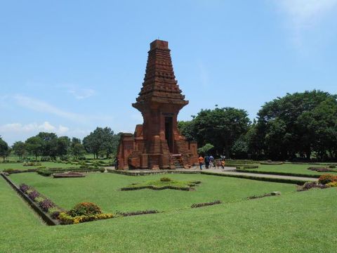 Candi Bajang Ratu, Mojokerto