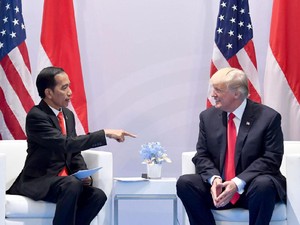 Ketika Instagram Trump Salah Posting Foto Jokowi