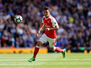 Oezil Siap Bantu Lacazette Bikin Banyak Gol