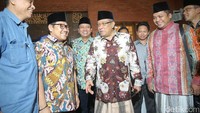 Ketum PKB Muhaimin Iskandar berbincang dengan Ketum PBNU Said Aqil Siradj di sela-sela acara halal bihalal.
