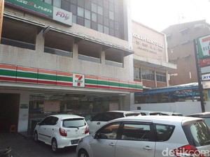 Induk 7-Eleven Tawarkan Aset Pribadi untuk Utang Bank Mandiri