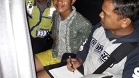 Polisi telah mengamankan seorang pelaku bernama Agus Wiguna (21) asal Garut. Polisi juga masih melakukan olah tempat kejadian perkara (TKP). (Foto: Dok. Polda Jabar)