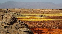 Selanjutnya Gurun Danakil di Afrika Timur. Tempat ini merupakan salah satu gurun terpanas di dunia. Suhunya ada di kisaran 43 derajat celcius di tempat yang teduh. (Vivien Cumming/BBC)