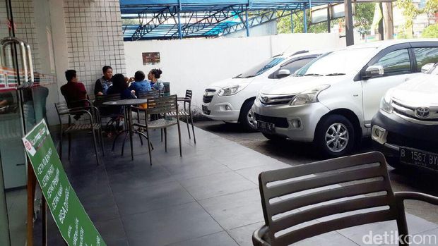 Gerai Sevel masih buka