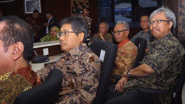 Menteri PUPR cek situation room di Kementerian PUPR