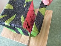Roti Ini Benar-Benar Dibuat Persis Semangka Segar