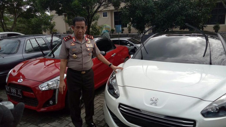 Polisi: 18 Mobil Hasil Belanja Pasutri dari Penilapan Semuanya Baru Polisi: 18 Mobil Hasil Belanja Pasutri dari Penilapan Semuanya Baru