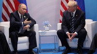 Kedua pemimpin tersebut terlihat akrab. Carlos Barria/Reuters.