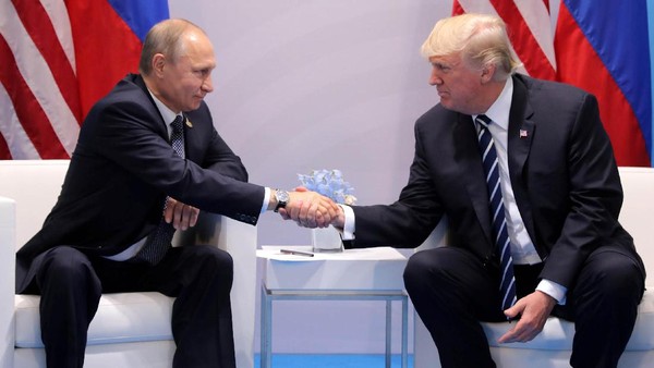 Pertemuan Perdana Vladimir Putin dan Donald Trump