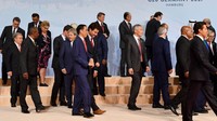 Seusai sesi foto bersama, para kepala negara dan pemerintahan langsung menuju Plenary Hall, Hamburg Messe und Congress, untuk melaksanakan pertemuan. Laily Rachev/Setpres.
