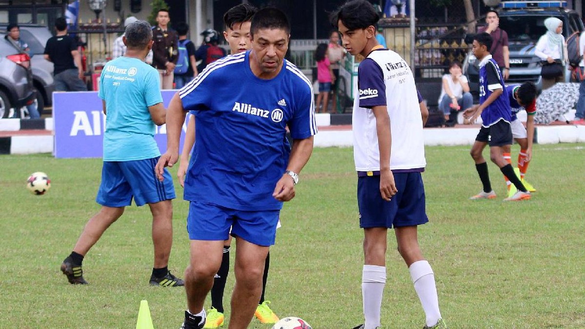 Giovane Elber saat memberikan coaching clinic (Foto: ist.)