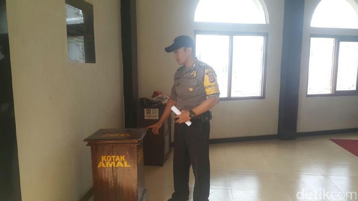 Pengurus Masjid di Sumedang Dikagetkan Selembaran Ancaman Bom di Kotak Amal
