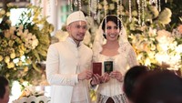 Keduanya berfoto bersama dengan wajah semringah. Foto: Asep Syaifullah/detikHOT