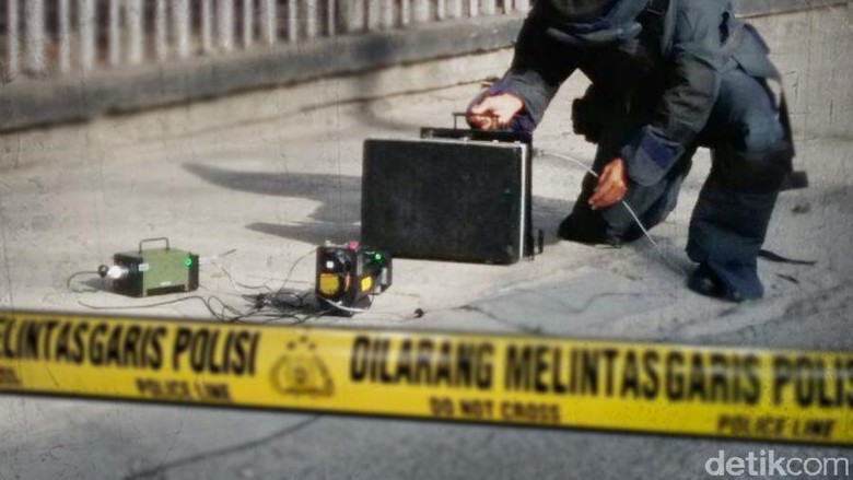 Ada Info Benda Mencurigakan di Vihara Jakbar, Ternyata Kotak Berisi Mik Ada Info Benda Mencurigakan di Vihara Jakbar, Ternyata Kotak Berisi Mik