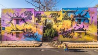 Paduan warna mewakili alam dan puisi ini diekrjakan oleh Niels Shoe Meulman. Lukisan dinding ini bisa dilihat di Lodhi Colony, Blok 11 (Dok. ST+ART INDIA FOUNDATION/ Facebook)