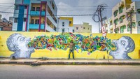 Para seniman menemukan kanvas raksasa. Seperti dinding yang terdapat di jalanan Telagana, India (Dok. ST+ART INDIA FOUNDATION/ Facebook)