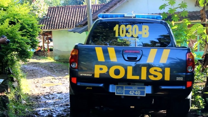 Densus 88 Datangi Orangtua Pelaku Bom Panci Bandung di Garut