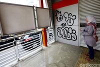 Duh! Belum Beroperasi, Halte TransJ Koridor 13 Sudah Penuh Coretan