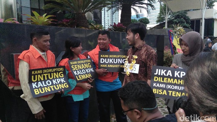 Kunjungi Napi Korupsi, Pansus Angket Disindir ICW Lewat Parodi