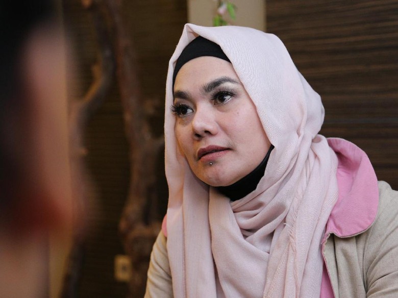 Dear Jennifer Dunn, Dengarkan Pesan Sarita Ini untuk Kamu Dear Jennifer Dunn, Dengarkan Pesan Sarita Ini untuk Kamu