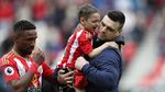 Momen Kebersamaan Jermain Defoe dengan Fans Cilik Pengidap Neuroblastoma