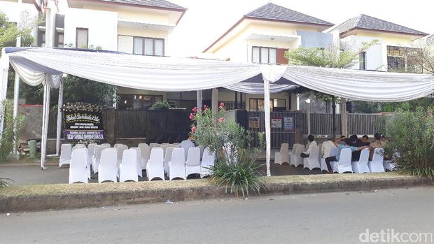 Suasana rumah duka almarhum Indra / 