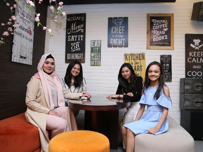Jennifer Dunn Suka Kepoin Media Sosial Anak-anak Sarita Jennifer Dunn Suka Kepoin Media Sosial Anak-anak Sarita