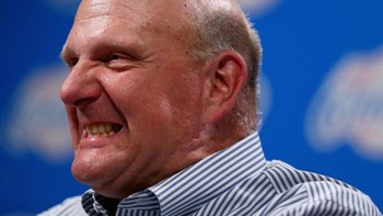 Tapi Ballmer selalu bersemangat di manapun berada. Foto: Getty Images