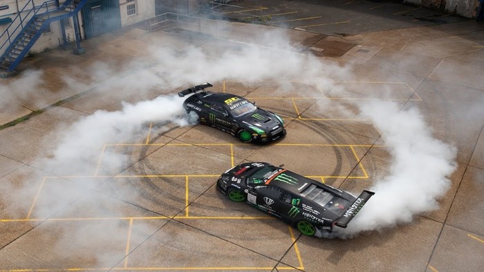 Battledrift Adu Lamborghini vs Nissan GT-R