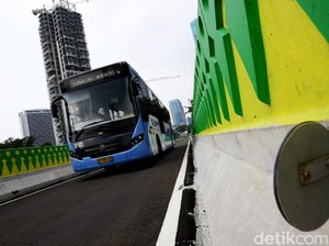 Naik KRL, Kereta Lokal dan TransJakarta Hari Ini Gratis!