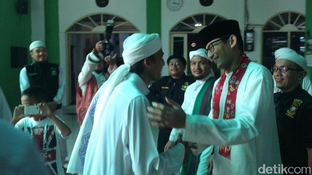  Sandiaga di halalbihalal Al-Idrisiyyah / 