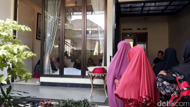Suasana rumah duka almarhum Indra / 