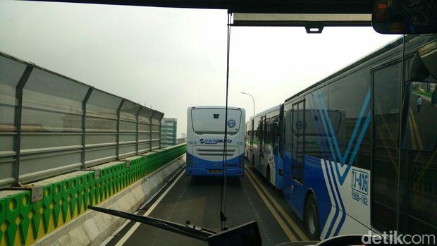 Busway Layang Ciledug-Tendean