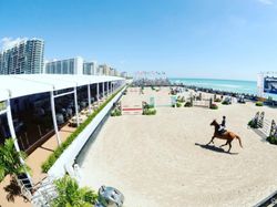 Putri Steve Jobs Makin Cantik & Hobi Pacaran